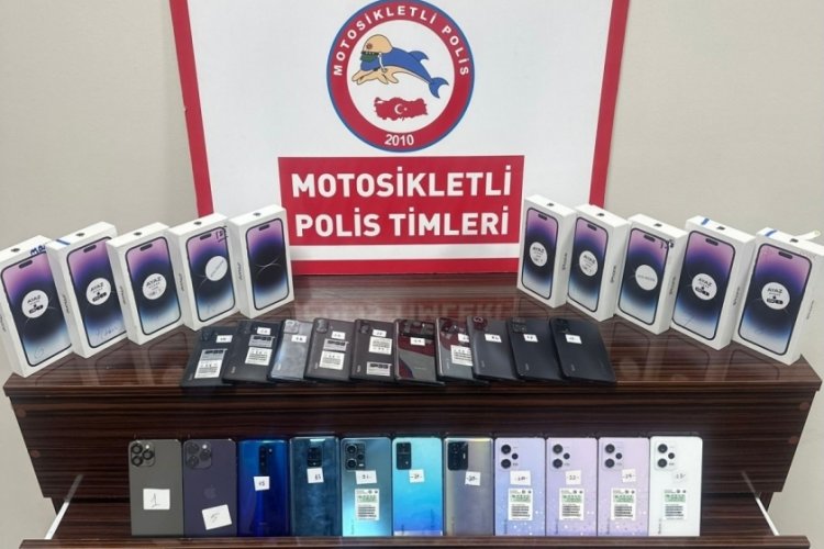 D&uuml;zce'de 1 milyon TL'lik ka&ccedil;ak akıllı telefon ele ge&ccedil;irildi