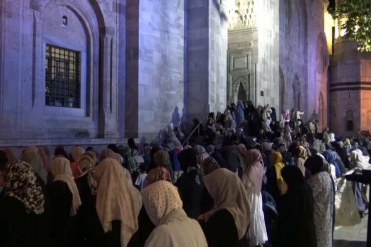 Bursa'da Mevlid Kandili'nde Ulu Cami doldu taştı