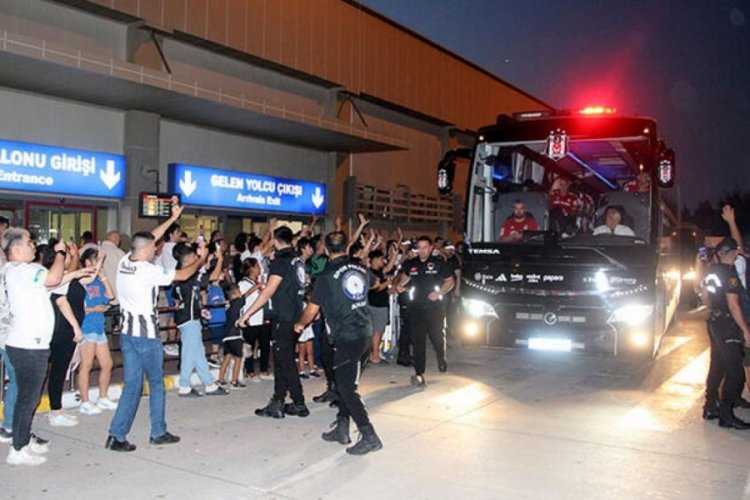 Beşiktaş kafilesi Adana'ya geldi