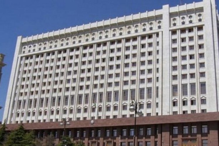 Azerbaycan, Karabağ'daki Ermeni sakinlere 60 bin ton yakıt g&ouml;nderdi