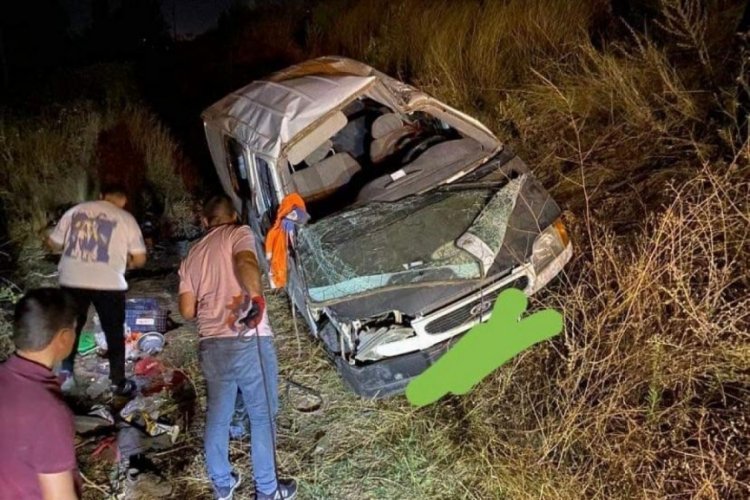 K&uuml;tahya'da minib&uuml;sle otomobil &ccedil;arpıştı! 9 yaralı