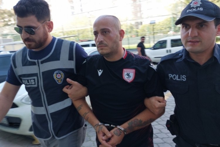 Samsun'da kırmızı ışıkta ge&ccedil;ip &ouml;ğrenci servisiyle &ccedil;arpışan tır s&uuml;r&uuml;c&uuml;s&uuml; adliyeye sevk edildi