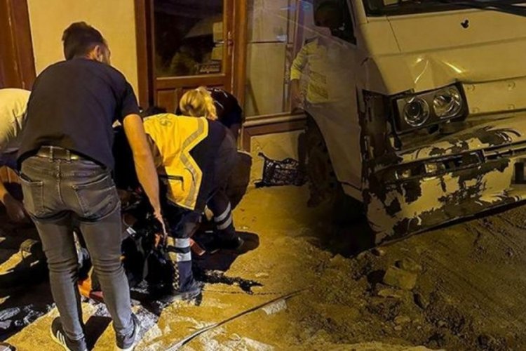 Konya'da iki iş&ccedil;i tartıştı, olayla alakası olmayan kişi yaralandı