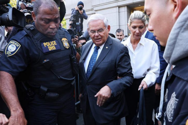 Senat&ouml;r Menendez i&ccedil;in karar verildi!
