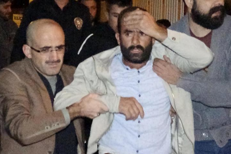 Erzurum'da kazara av t&uuml;feğiyle vuruldu! Olayı duyan baba sinir krizi ge&ccedil;irdi
