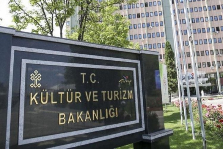 K&uuml;lt&uuml;r ve Turizm Bakanlığı, Altın Portakal Film Festivali'nden &ccedil;ekildi