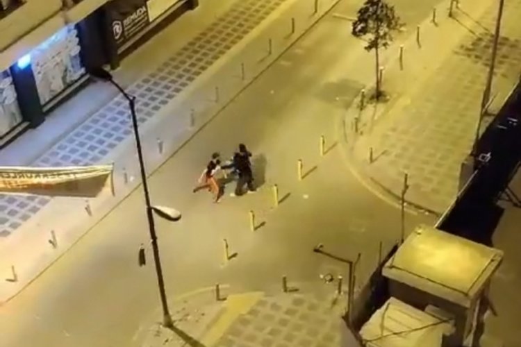 İstanbul'da sokakta iki kadınla tartıştı! Kadınlara saldırdı