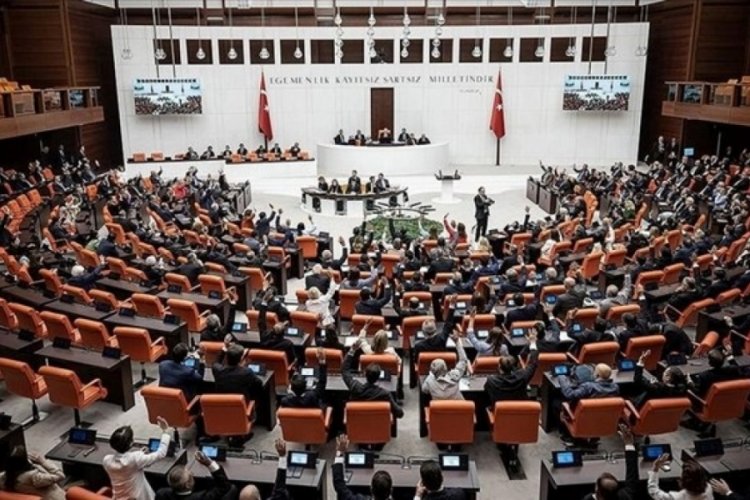AK Parti "anayasa" trafiğini başlatıyor