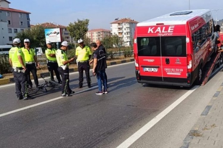 Bartın'da minib&uuml;s yaya ge&ccedil;idinde bisikletliye &ccedil;arptı! Bisikletli hayatını kaybetti