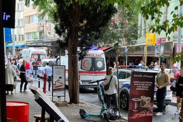 İstanbul'da &uuml;nl&uuml; oyuncunun kafesinde silahlı saldırı: 3 yaralı