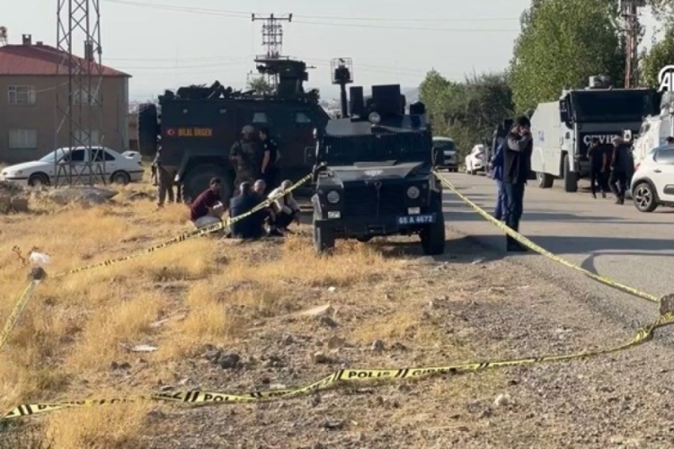 Van'da iki aile arasında silahlı kavga: 15 g&ouml;zaltı