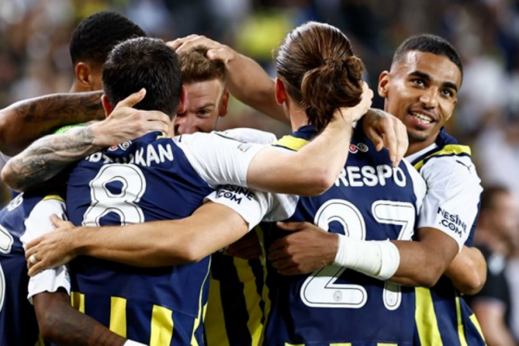 Fenerbah&ccedil;e ile Başakşehir ma&ccedil;ının ilk 11'i belli oldu