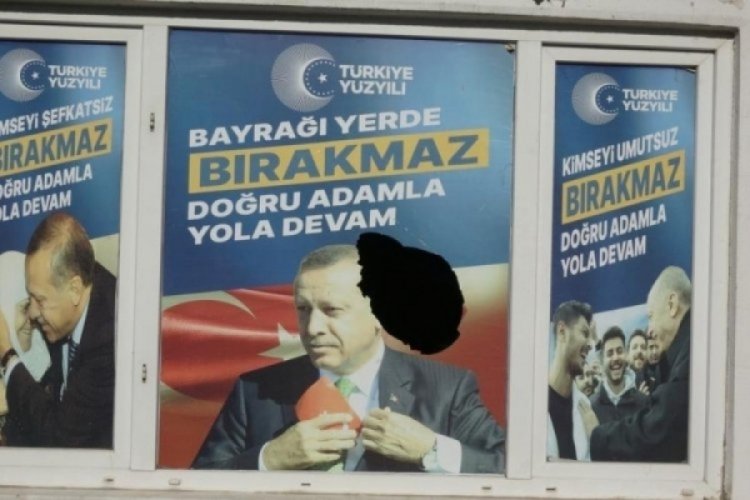 &Ccedil;anakkale'de AK Parti'nin se&ccedil;im ofisine taşlı saldırı