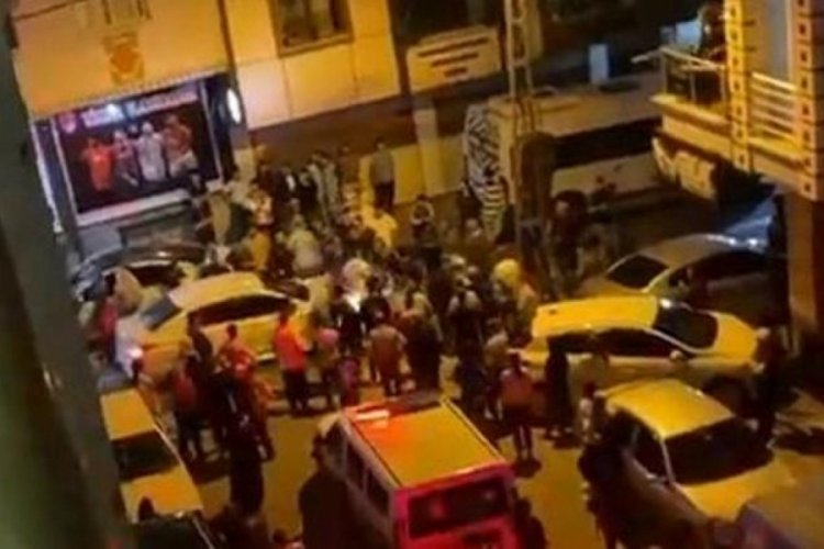 İstanbul'da gelin ile damat tarafı arasında halay başı kavgası