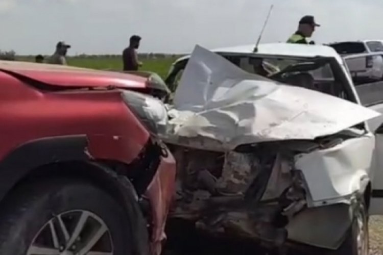 Mersin'de otomobil ile kamyonet &ccedil;arpıştı! Karı- koca &ouml;ld&uuml;, 3 yaralı