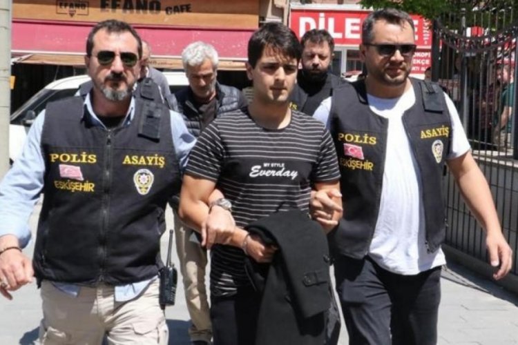Eskişehir'de ağabeyinin husumetlisini &ouml;ld&uuml;rm&uuml;şt&uuml;! "Oğlum olmasaydı beni zaten &ouml;ld&uuml;r&uuml;rd&uuml;"