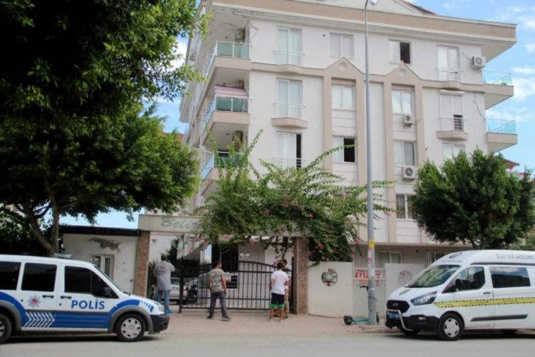 9 aylık hamile kadın evinde &ouml;l&uuml; bulundu