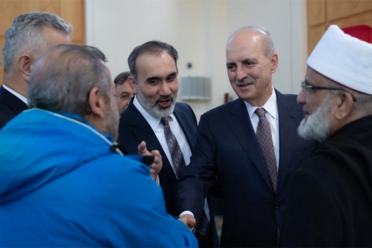 TBMM Başkanı Kurtulmuş İrlanda'da İslam K&uuml;lt&uuml;r Merkezi'ni ziyaret etti