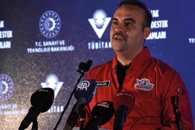 Bakan Kacır: İlk T&uuml;rk vatandaşını uzaya SpaceX ara&ccedil;larıyla g&ouml;ndereceğiz