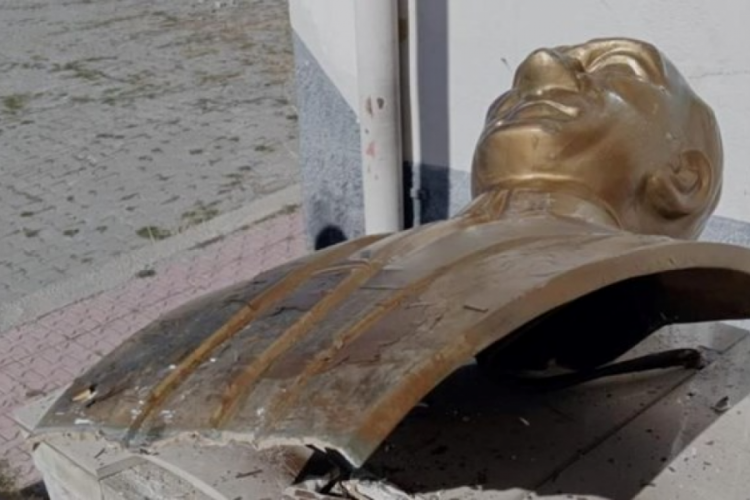 Niğde'de Atat&uuml;rk b&uuml;st&uuml;ne zarar veren şahıslar tutuklandı