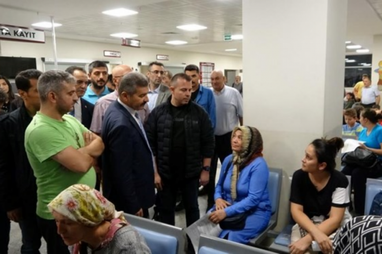 Uşak'ta 65 &ouml;ğrenci yedikleri yemekten zehirlendi