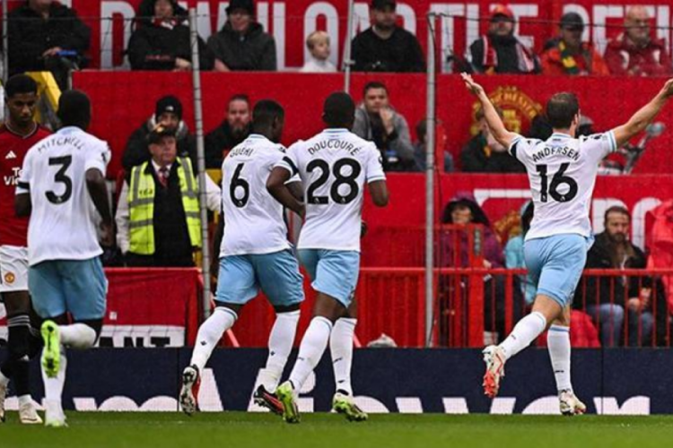 Manchester United, Crystal Palace'a mağlup oldu