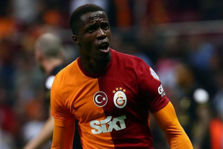 Wilfrief Zaha, Ankarag&uuml;c&uuml; ma&ccedil;ında ilk gol sevincini yaşadı
