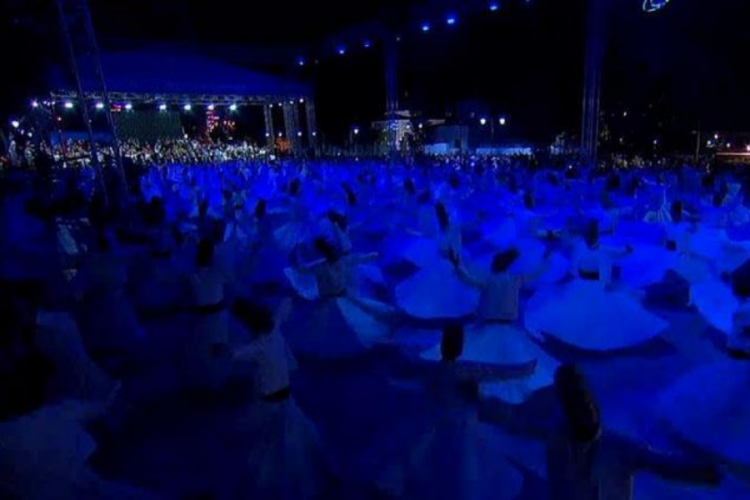 Ayasofya Meydanı'nda 750 semazen sema etti
