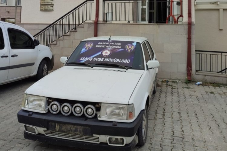 Bursa'da şafak operasyonu! Yakalanan ş&uuml;pheliler Bilecik'e g&ouml;t&uuml;r&uuml;ld&uuml;