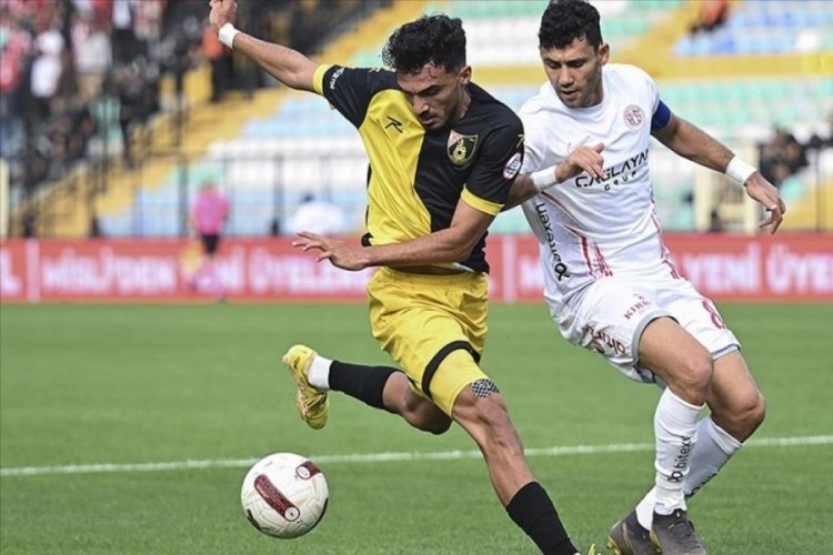Antalyaspor, İstanbulspor'u deplasmanda 2-1 mağlup etti