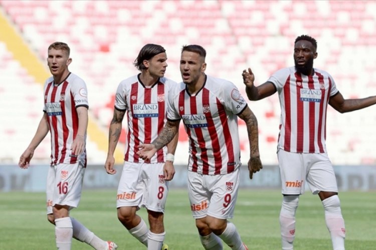 Sivasspor 3 puanı unuttu