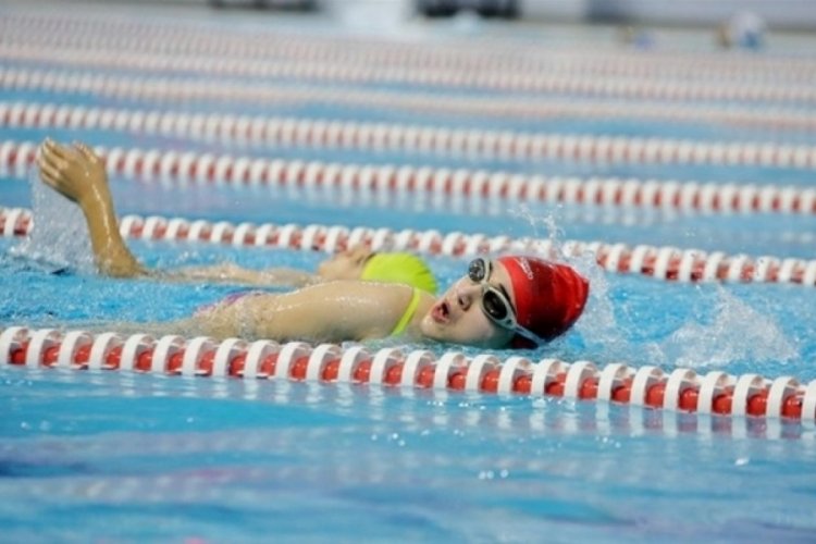 Milli sporcular Avrupa Gen&ccedil;ler A&ccedil;ık Su Y&uuml;zme Şampiyonası'nda yarıştı