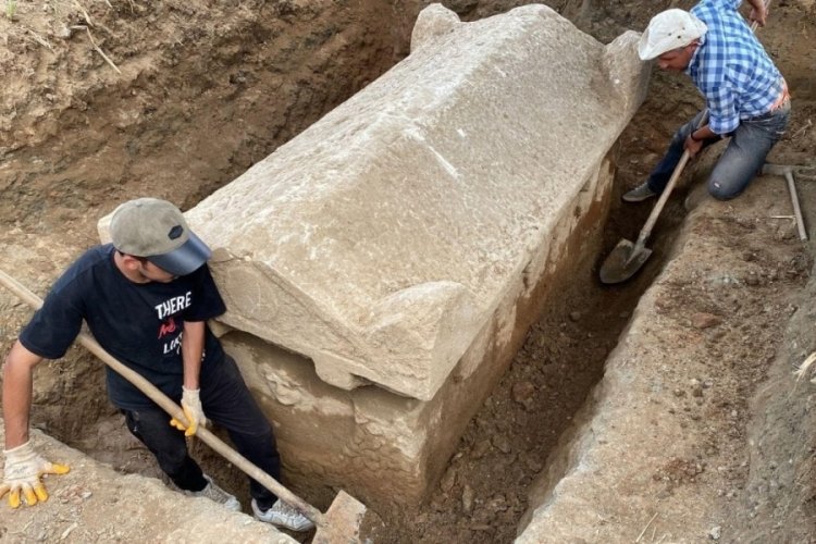 Alabanda Antik Kenti'nde 2 bin yıl &ouml;ncesine ait lahit bulundu