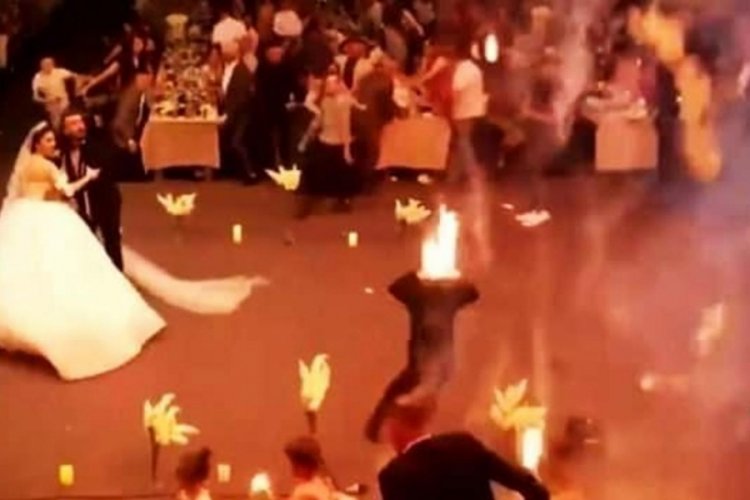 Musul'daki d&uuml;ğ&uuml;n salonu yangınına ilişkin yeni g&ouml;r&uuml;nt&uuml;ler paylaşıldı