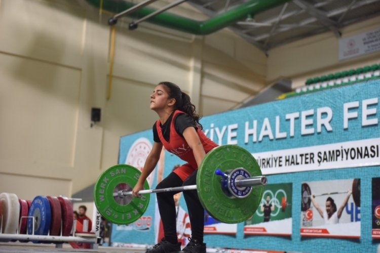 Bursa T&uuml;rkiye Halter Şampiyonası'na ev sahipliği yaptı