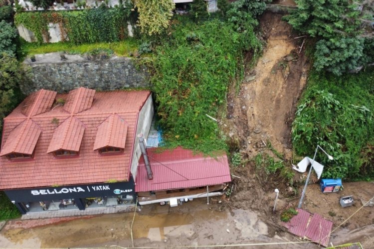 Trabzon'da sağanak yağışlar felakete yol a&ccedil;tı: 16 kişi tahliye edildi