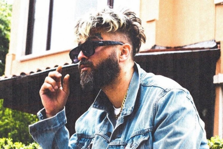 Rap&ccedil;i Şehinşah konsere giderken kaza yaptı
