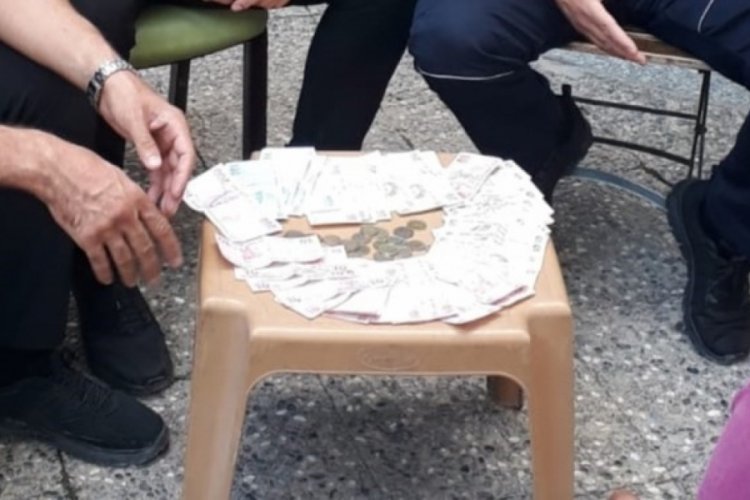 Dilenci 15 dakikada bin 200 lira topladı