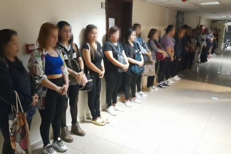 Hatay'da masaj salonuna baskın: 27 yabancı kadın yakalandı
