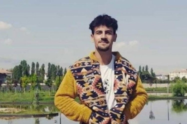 Iğdır'da motosikletli gen&ccedil; d&uuml;ğ&uuml;n konvoyundaki otomobille &ccedil;arpışarak &ouml;ld&uuml;!