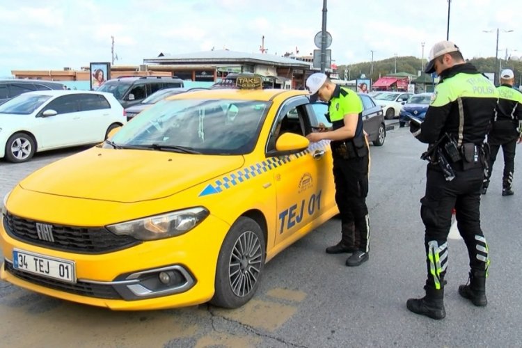 Emin&ouml;n&uuml;'nde taksilere denetim: Cezalar kesildi