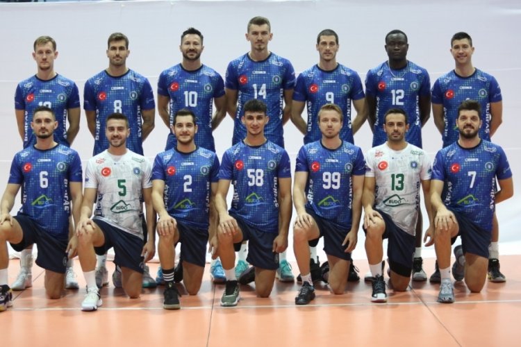 Bursa B&uuml;y&uuml;kşehir Belediyesporlu voleybolcular kameralar karşısında h&uuml;nerlerini sergiledi