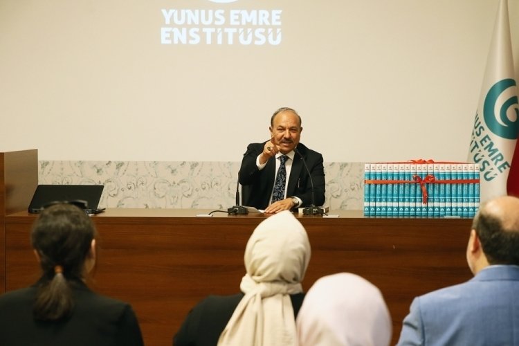 Viyana'da T&uuml;rk Edebiyatı İsimler S&ouml;zl&uuml;ğ&uuml; Ansiklopedisi tanıtıldı
