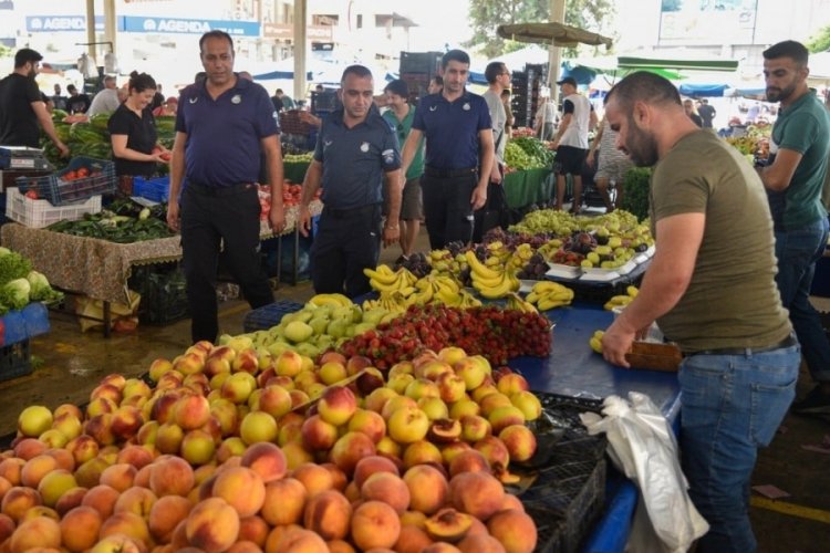 Antalya'da semt pazarlarında bağıran esnafa bin 295 TL ceza uygulanıyor