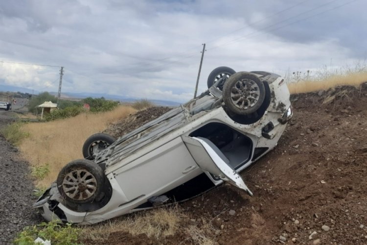 Bing&ouml;l'de kontrol &ccedil;ıkan otomobil takla attı: 1 yaralı