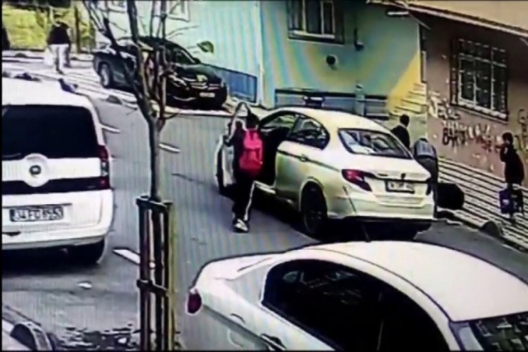 İstanbul'da &ouml;ğrenciye &ccedil;arpan ara&ccedil; geri kaydı, başka bir &ouml;ğrenci kazayı &ouml;nledi