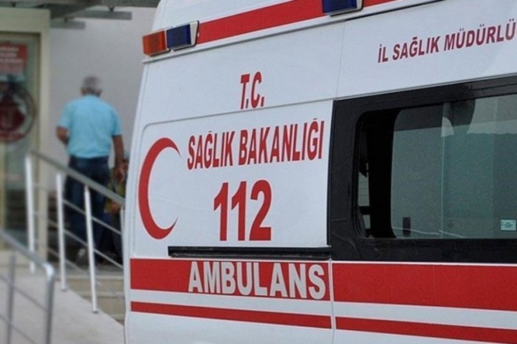 Doğum g&uuml;n&uuml; pastasından zehirlenen 14 kişi hastaneye kaldırıldı