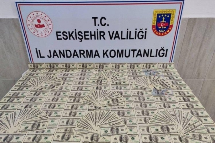 Eskişehir'de sahte dolar operasyonu: 406 sahte 100 dolar ele ge&ccedil;irildi