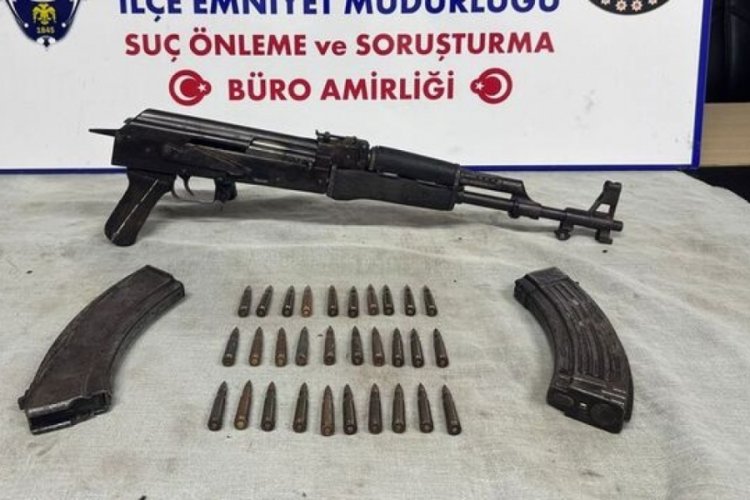 Adana'da bir kadının pazar arabasından Kalaşnikof &ccedil;ıktı