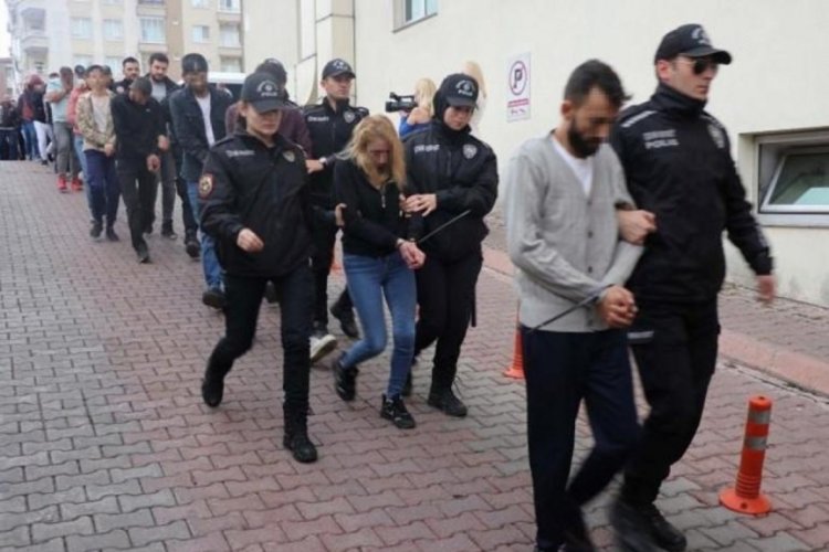 Kayseri'de uyuşturucu operasyonu: 24 g&ouml;zaltı